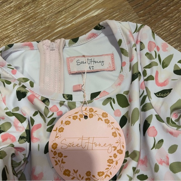 SweetHoney Rash guard - Picture 2 of 3